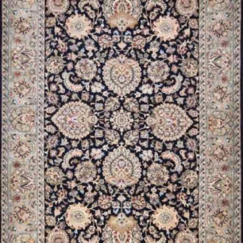 Amber Black & Green, 4′7″ × 7′1″